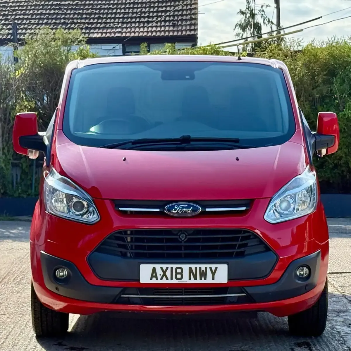 Used Ford Transit Custom Limited 130 HP (95 kW) 2018 Red Van