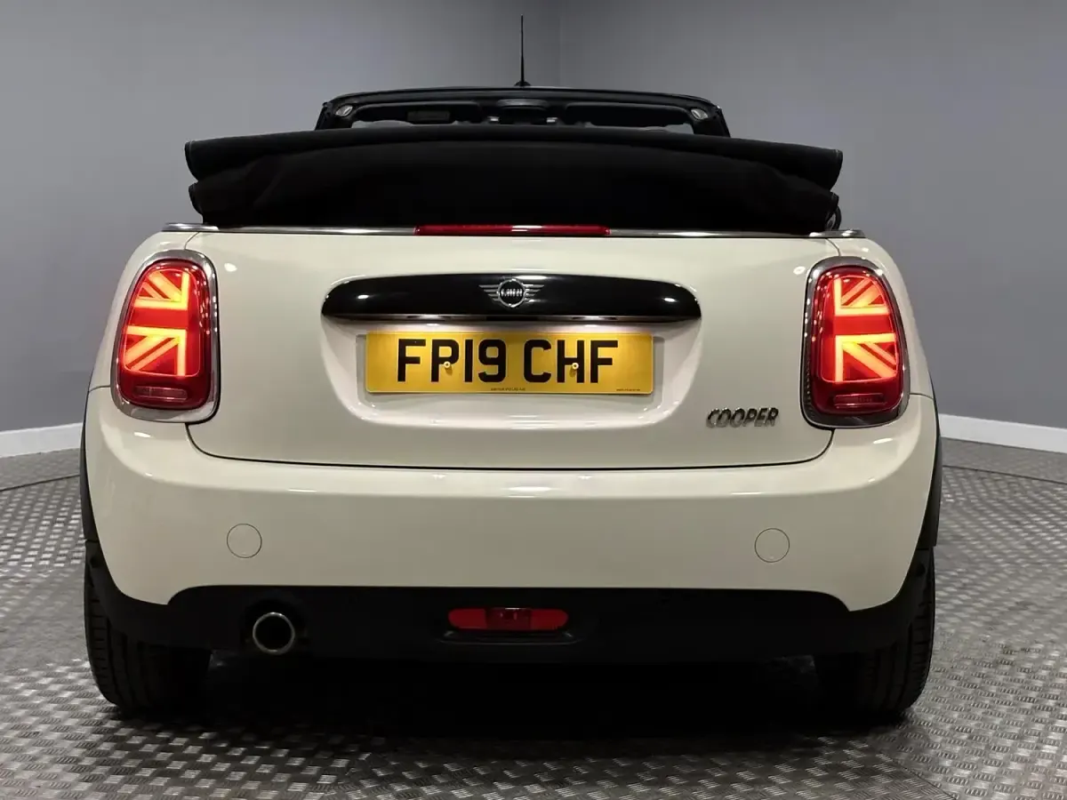 Usado Mini Cooper Cabriolet Classic 2019 Blanco Descapotable