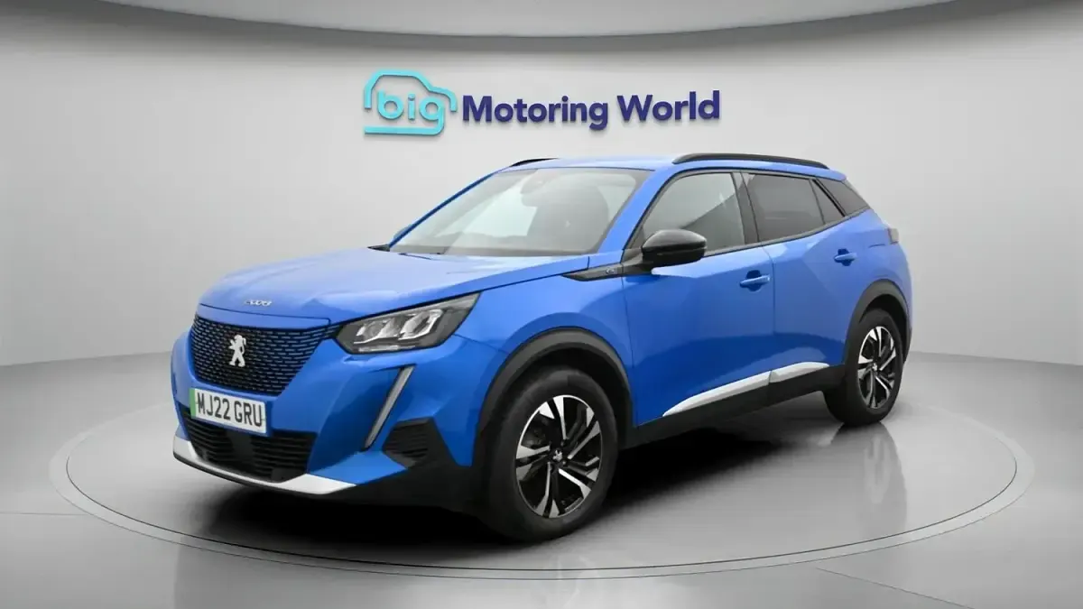 Used Peugeot e-2008 Allure Premium 100 kW (136 HP) 2022 Blue SUV