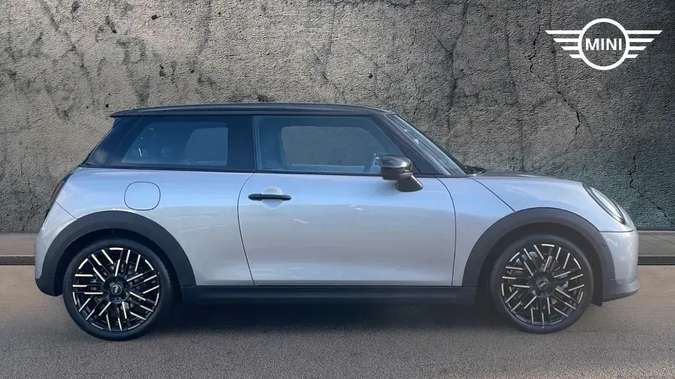 Used Mini Cooper Hatch 113 kW (154 HP) 2026 Silver Hatchback