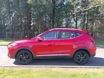 Usado MG ZS Excite 106 HP (77 kW) 2022 Vermelho SUV