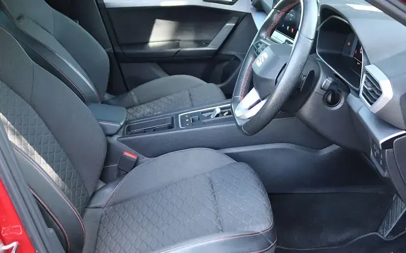 Used Seat Leon FR First Edition 150 HP (110 kW) 2021 Red Hatchback