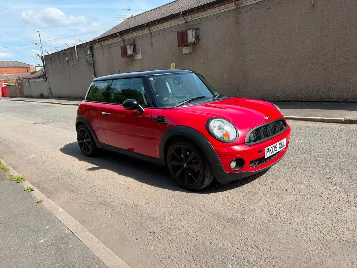 Used Mini Cooper Hatch 120 HP (88 kW) 2009 Red Hatchback