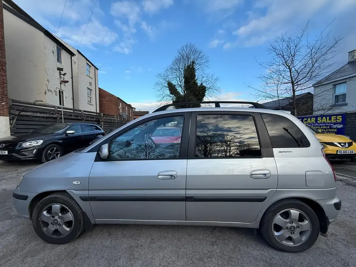 Used Hyundai Matrix 102 HP (75 kW) 2007 Silver MPV