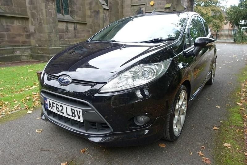 Black Used 2012 Ford Fiesta Zetec Hatchback | £3,895 (Fair price) - Image 1/4