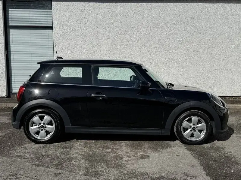 Used Mini Cooper Classic 134 HP (98 kW) 2021 Black Hatchback