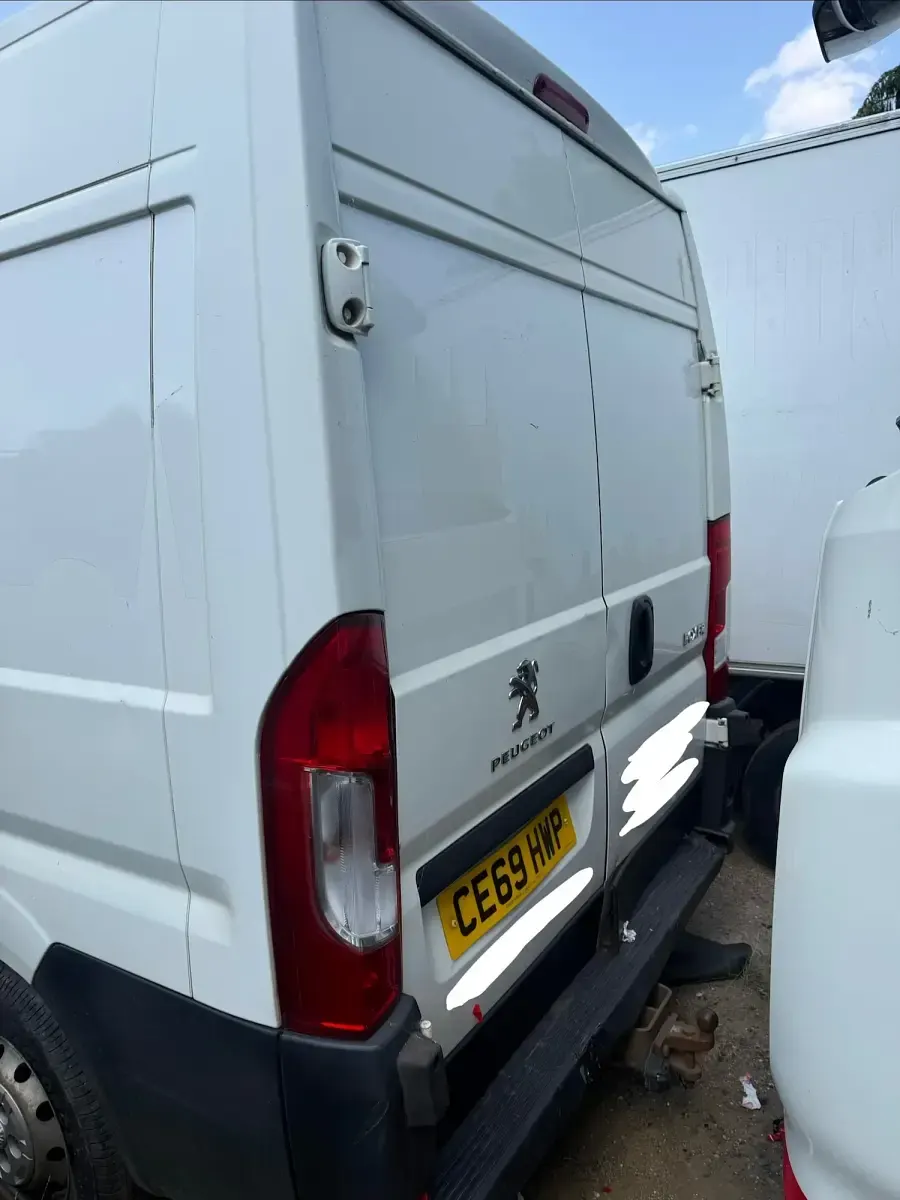 Used Peugeot Boxer 140 HP (102 kW) 2019 White Van