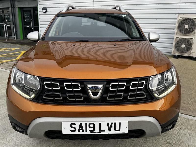 Used Dacia Duster Comfort 115 HP (84 kW) 2019 Orange SUV
