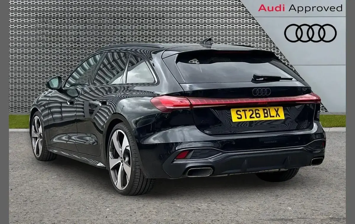 Used Audi A5 Comfort 200 HP (147 kW) 2026 Black Estate