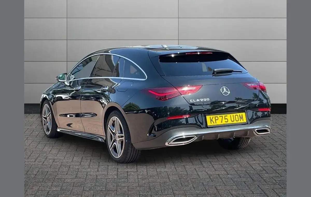 Used Mercedes CLA200 Executive 161 HP (118 kW) 2025 Black Estate