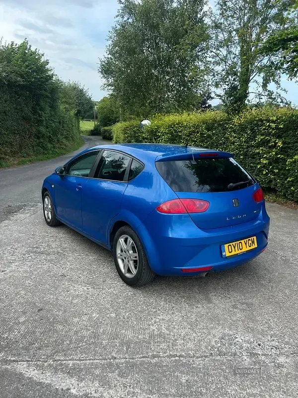 Used Seat Leon Ecomotive 105 HP (77 kW) 2010 Blue Hatchback