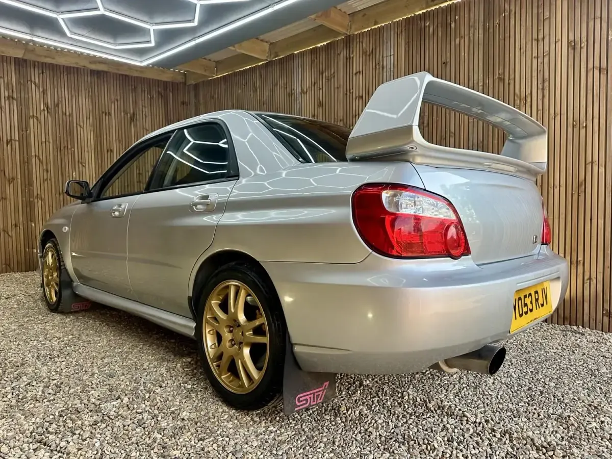 Begagnad Subaru Impreza 2004 Silver Sedan