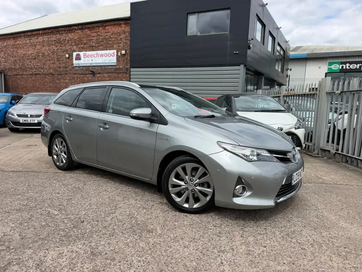 Used Toyota Auris Hybrid 2015 Grey Estate
