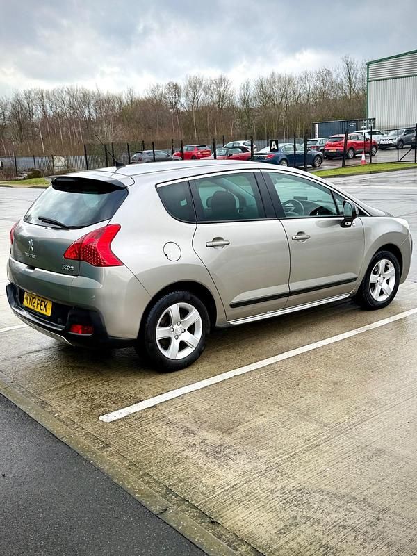 Second-hand Peugeot 3008 2012 Gri Break
