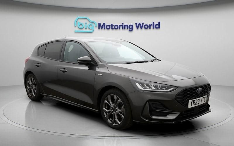 Used Ford Focus ST-Line 125 HP (91 kW) 2023 Grey Hatchback