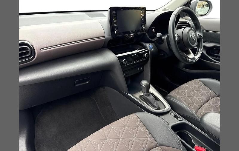 Used Toyota Yaris Cross 113 HP (83 kW) 2022 White SUV