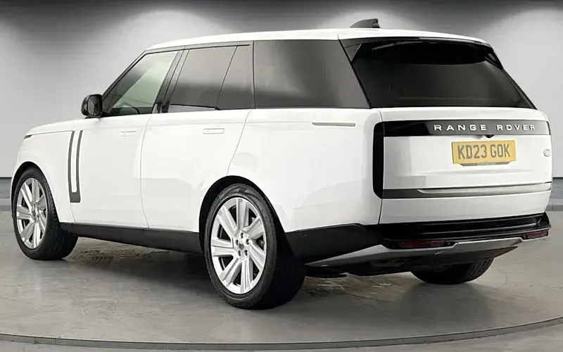 Used Land Rover Range Rover HSE 300 HP (220 kW) 2025 SUV