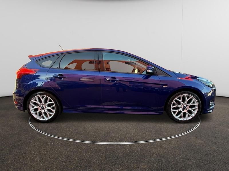 Used Ford Focus ST-Line 2017 Blue Hatchback