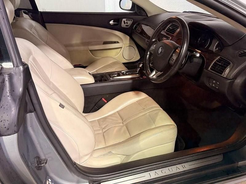 Used Jaguar XK 300 HP (220 kW) 2006 Grey Coupe