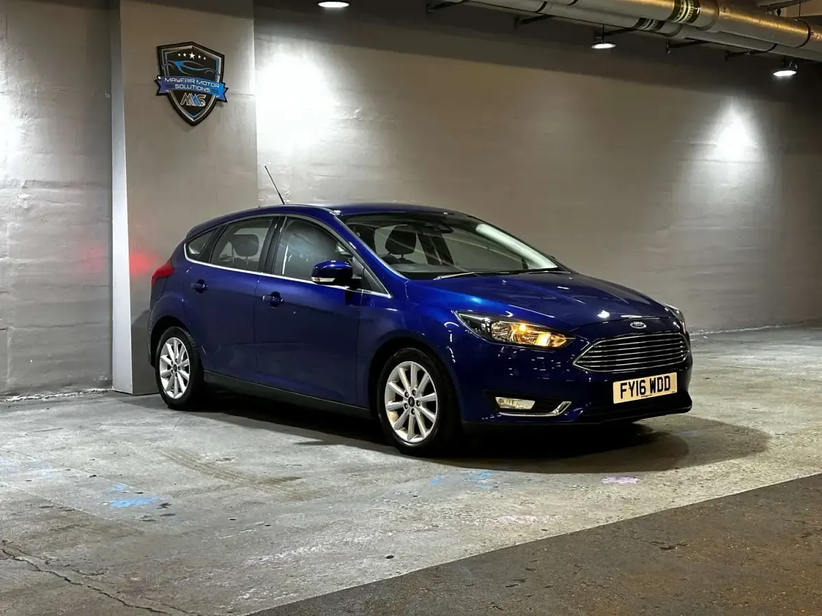 Usado Ford Focus Titanium 120 CV (88 kW) 2016 Azul Utilitario