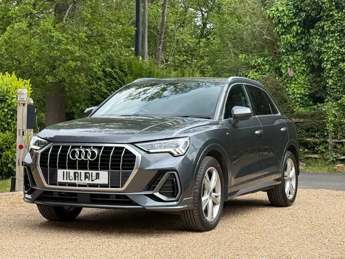Second-hand Audi Q3 S-Line 150 CP (110 kW) 2022 Gri SUV