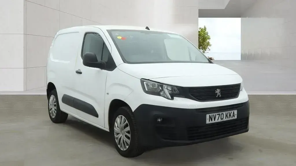 Used Peugeot Partner 100 HP (73 kW) 2021 White MPV