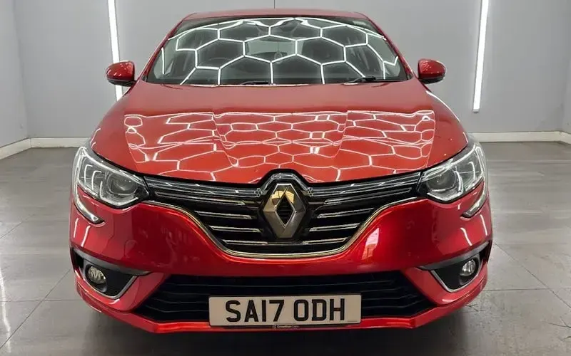 Used Renault Mégane Dynamique 110 HP (80 kW) 2017 Red Hatchback