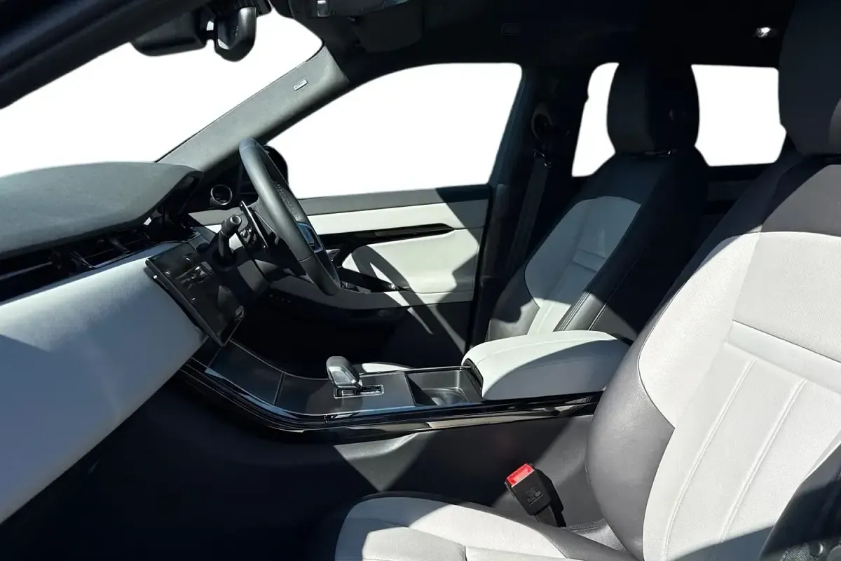 Begagnad Land Rover Range Rover evoque SE Dynamic 2025 Svart SUV