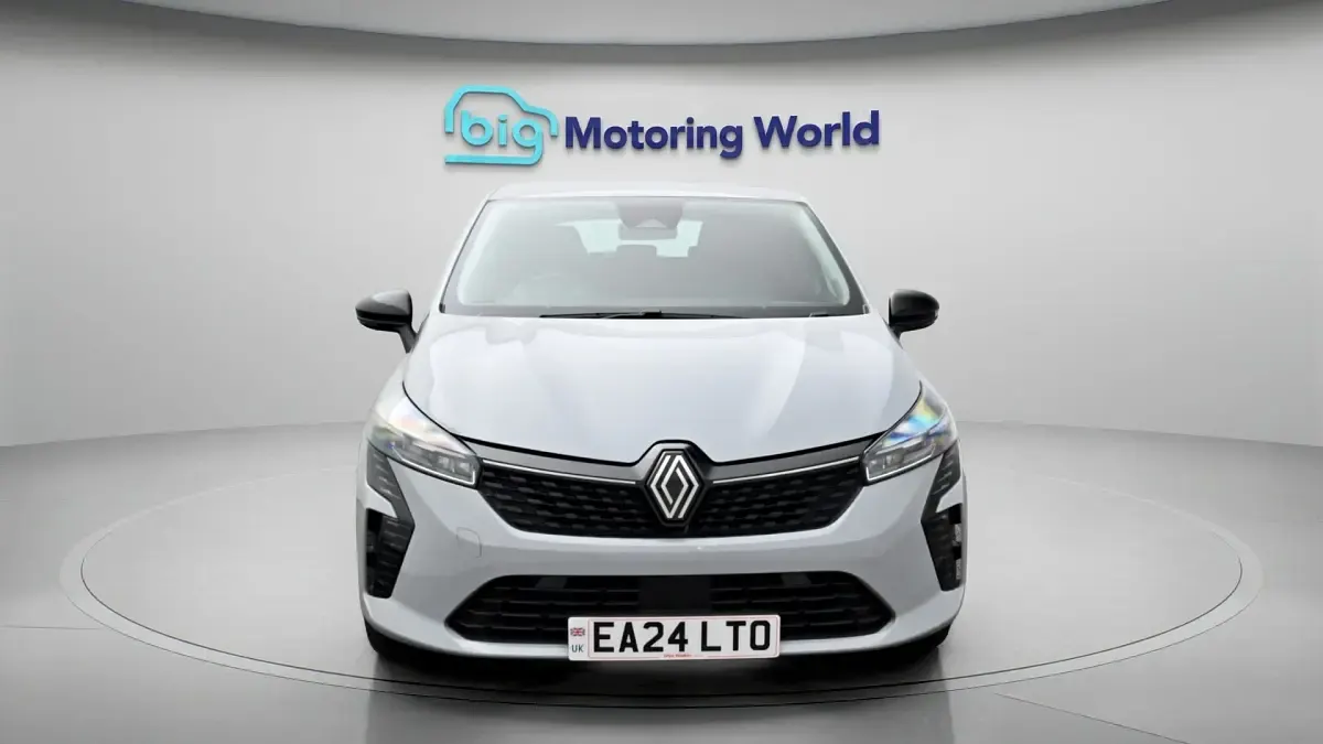 Używany Renault Clio V Evolution 143 KM (105 kW) 2024 Szary Hatchback
