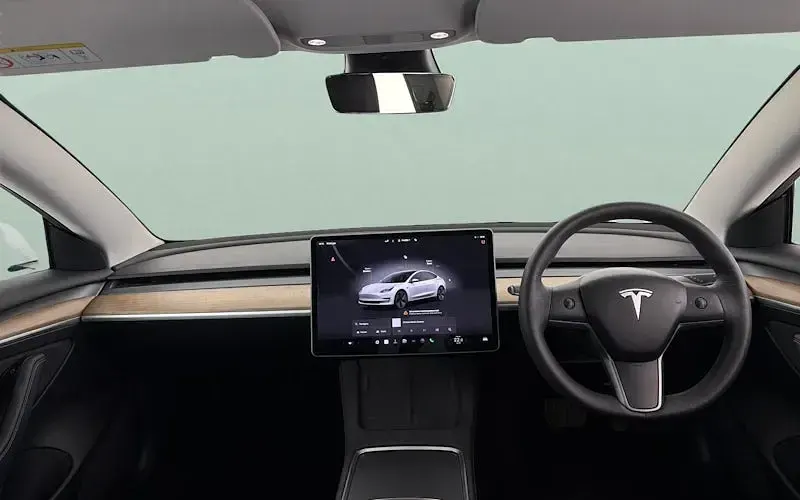 Used Tesla Model 3 RWD 208 kW (283 HP) 2022 White Sedan
