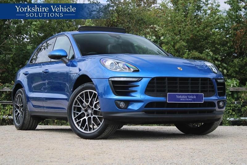 Blue Used 2015 Porsche Macan SUV | £22,250 (Fair price) - Image 1/4