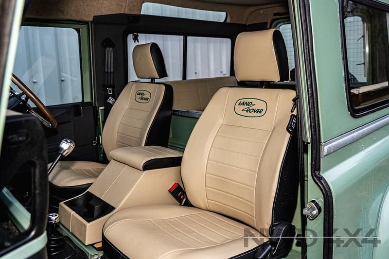Used Land Rover Defender Heritage 2004 Green Estate