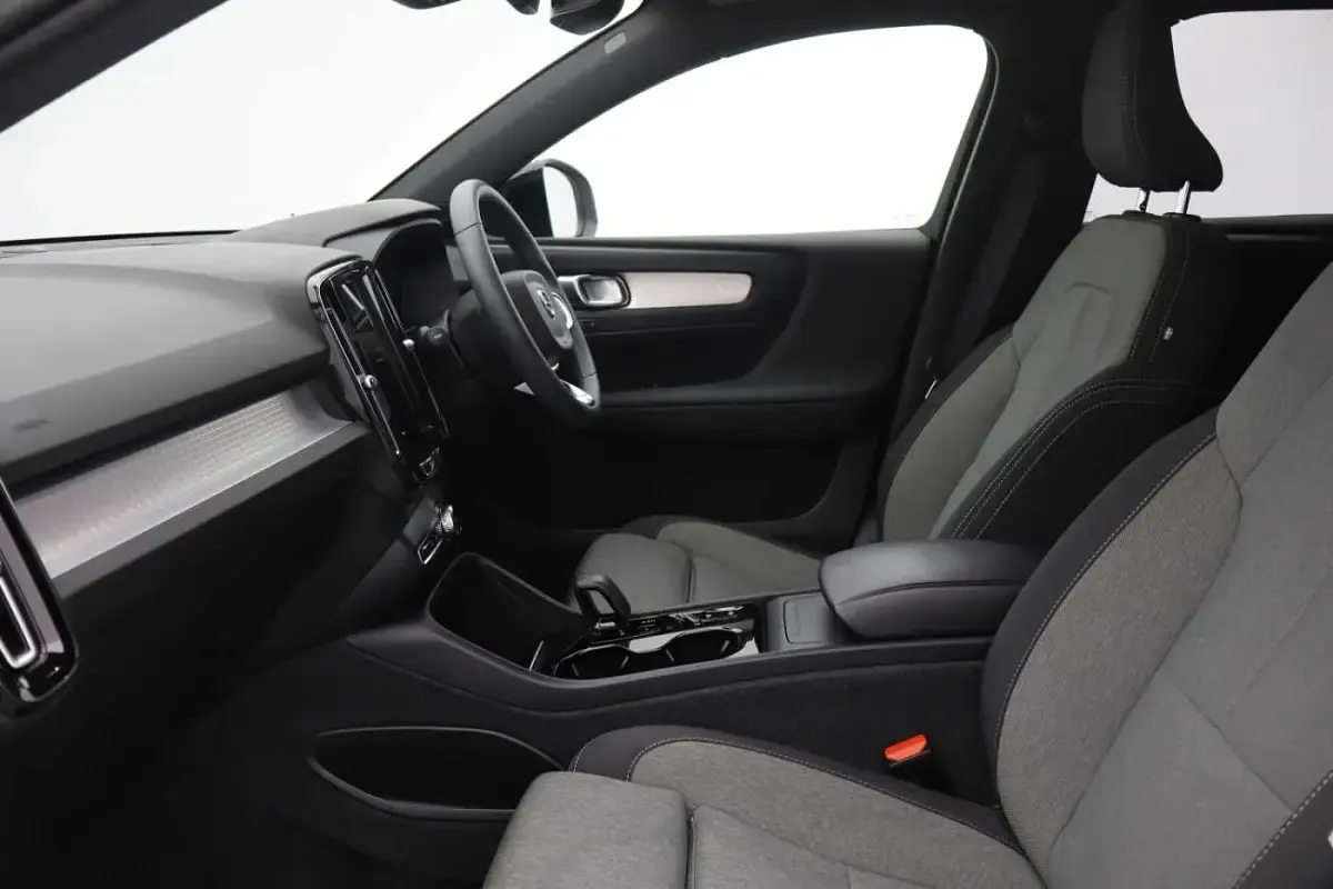 Used Volvo XC40 Plus 161 HP (118 kW) 2023 SUV