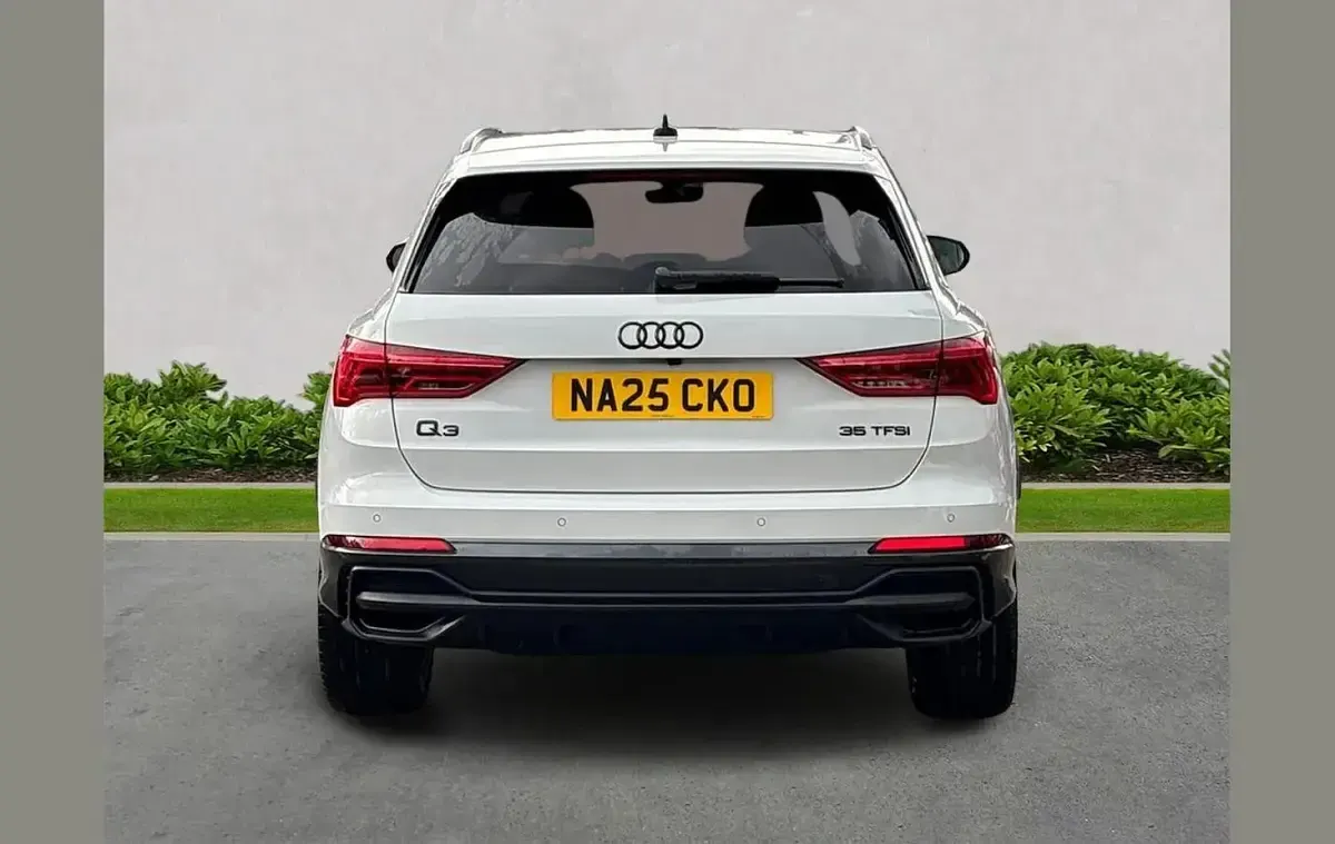 Used Audi Q3 Black Edition 150 HP (110 kW) 2025 White SUV