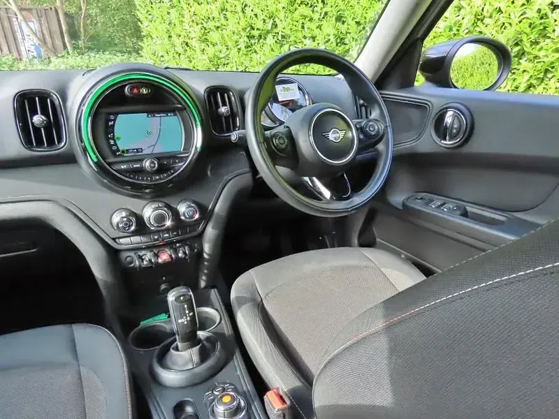 Usado Mini Cooper Countryman Classic 136 HP (100 kW) 2019 Prateado SUV