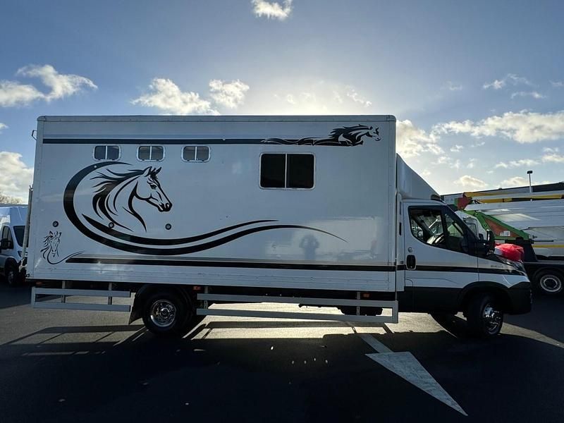 Used Iveco Daily 2018 White Sedan