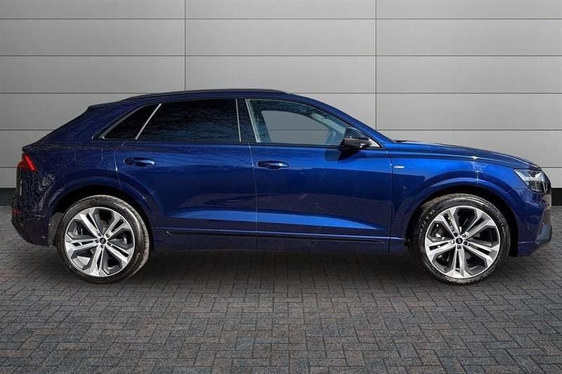 Used Audi Q8 Comfort 381 HP (280 kW) 2023 Navarra blue SUV