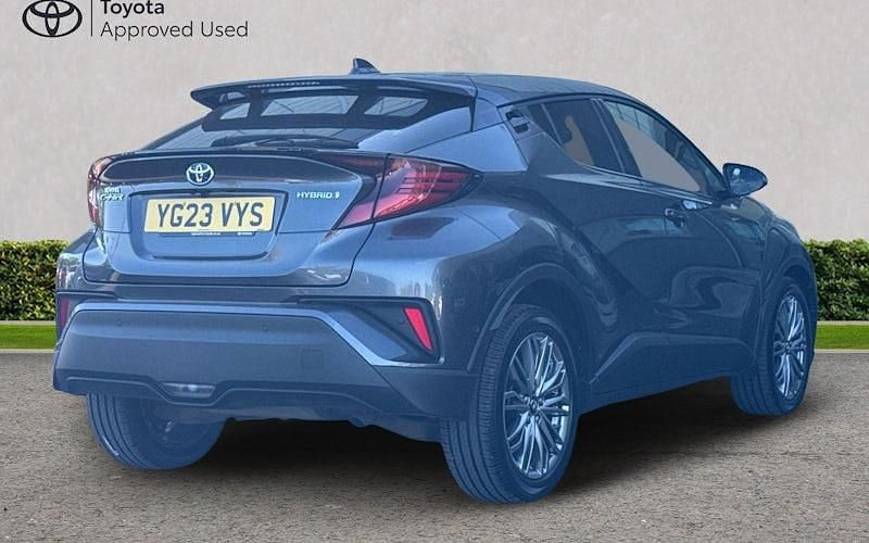 Second-hand Toyota C-HR 122 CP (89 kW) 2023 Gri SUV