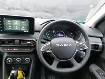 Used Dacia Jogger Extreme 140 HP (102 kW) 2024 Green MPV