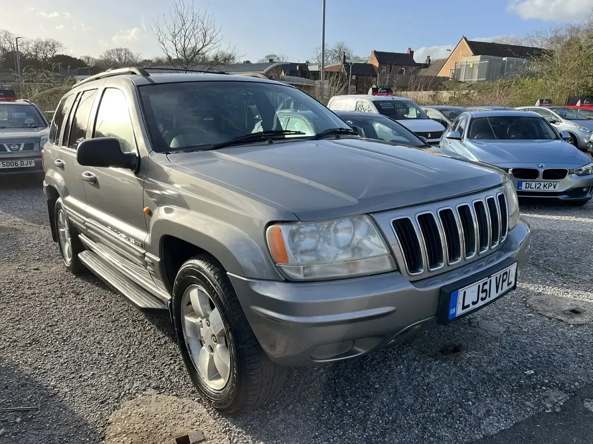 Used Jeep Grand Cherokee Limited 265 HP (194 kW) 2001 Silver SUV