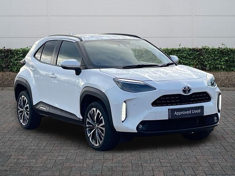 Used Toyota Yaris Hybrid 2023 White Hatchback