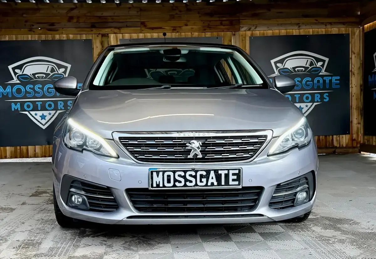 Used Peugeot 308 Allure 120 HP (88 kW) 2018 Grey Hatchback