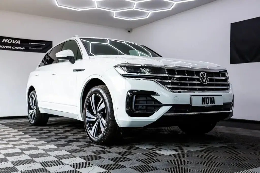 Used VW Touareg R-line 231 HP (169 kW) 2021 White SUV