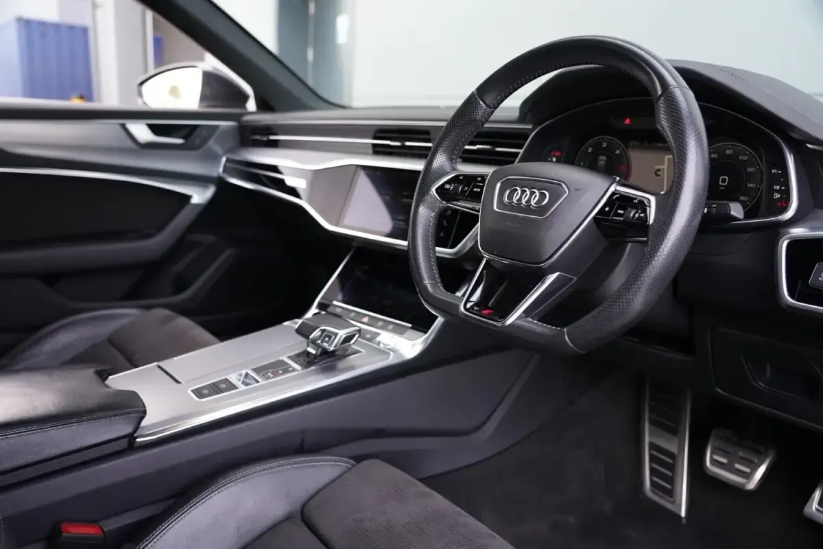 Usado Audi A6 S-Line 286 HP (210 kW) 2018 Cinzento Sedan