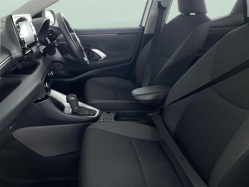 Second-hand Toyota Yaris Hybrid 2022 Alb Hatchback