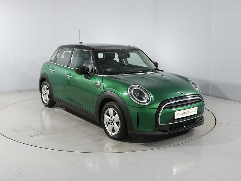 Used Mini Cooper Classic 134 HP (98 kW) 2024 Green Hatchback
