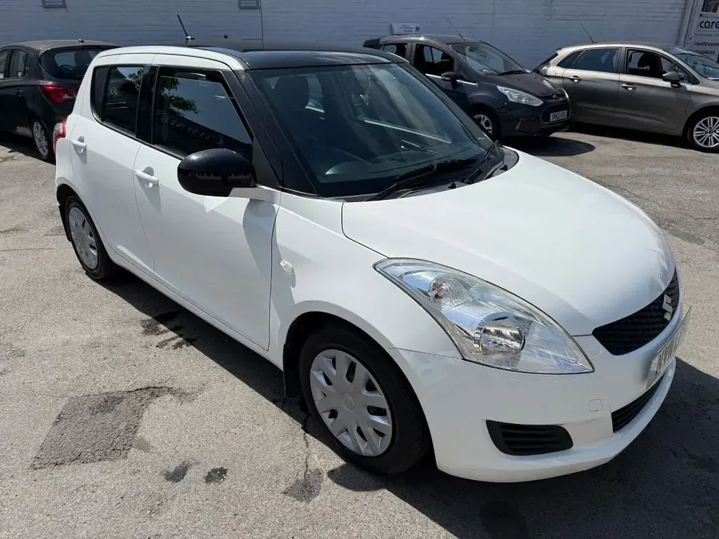 Used Suzuki Swift 94 HP (69 kW) 2011 White Hatchback
