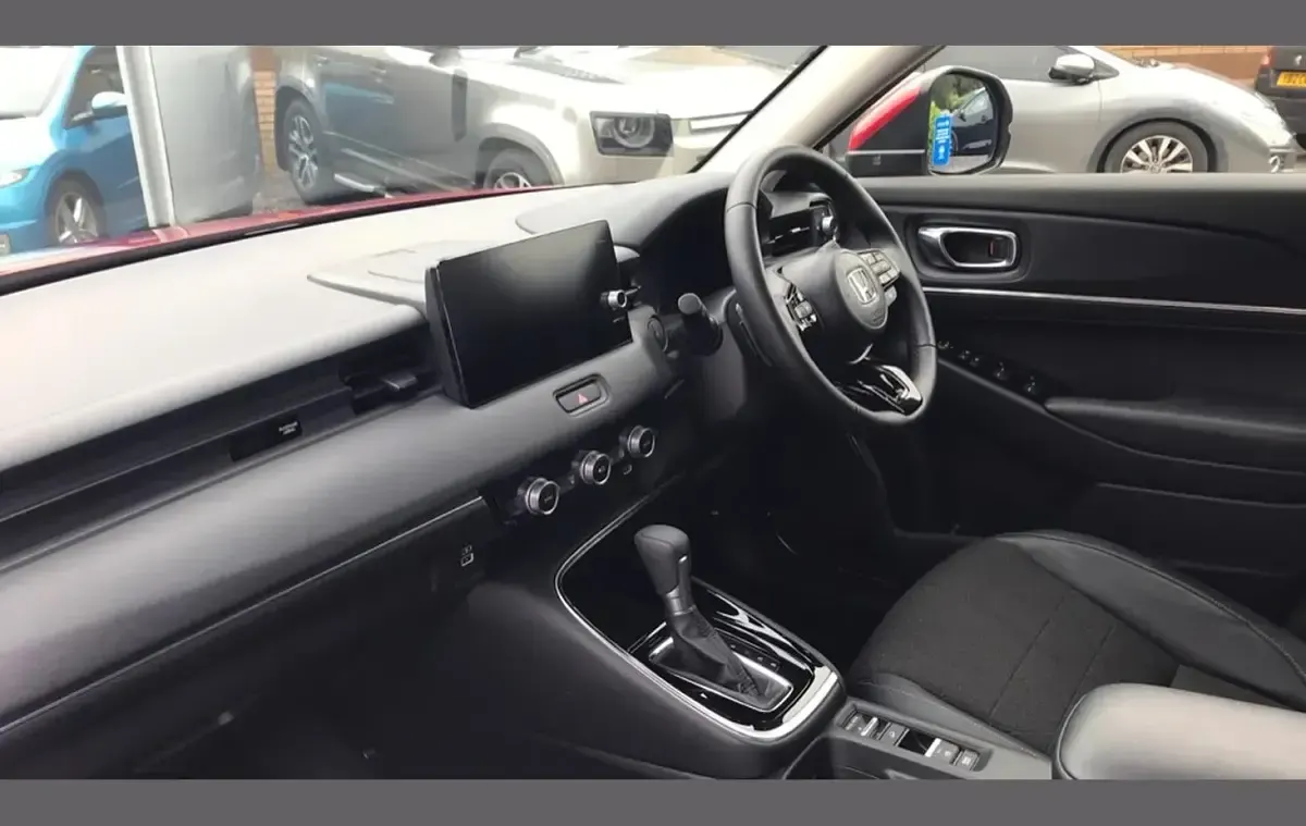 Used Honda HR-V Advance 131 HP (96 kW) 2024 Red SUV