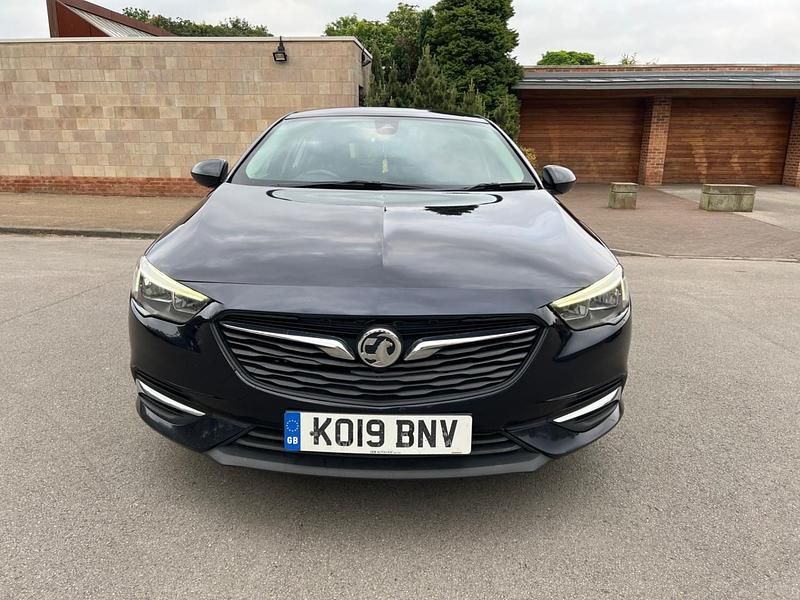 Used Vauxhall Insignia Design Edition 2019 Blue Hatchback