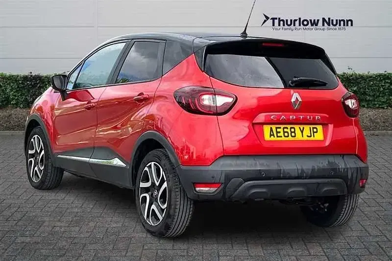 Usado Renault Captur Iconic 90 HP (66 kW) 2018 Vermelho SUV